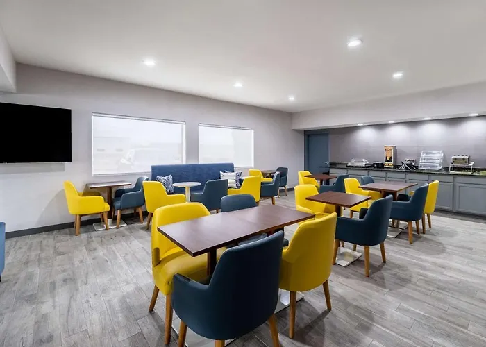 Legacy Inn & Suites